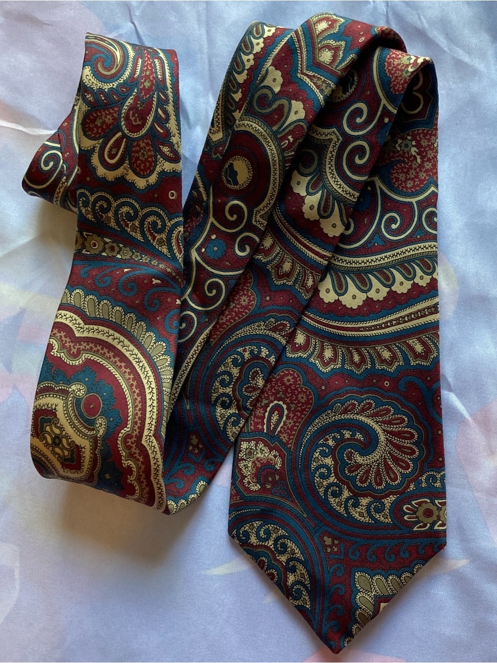 Vintage DAKS Men's 100% Silk PaisleyTie in Burgundy & Blue 57" x 3.5"